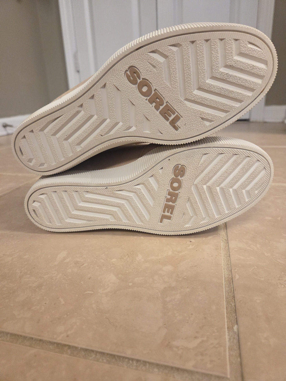Sorel Out N About Chelsea Wedge Boots Women's Size 9 Tan Suede New Without Box